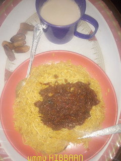 Jollof din shinkafa da miya ainihin hoton girkin