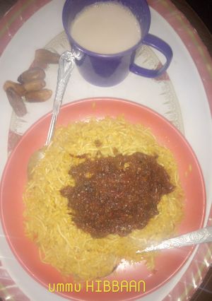 Jollof din shinkafa da miya ainihin hoton girkin
