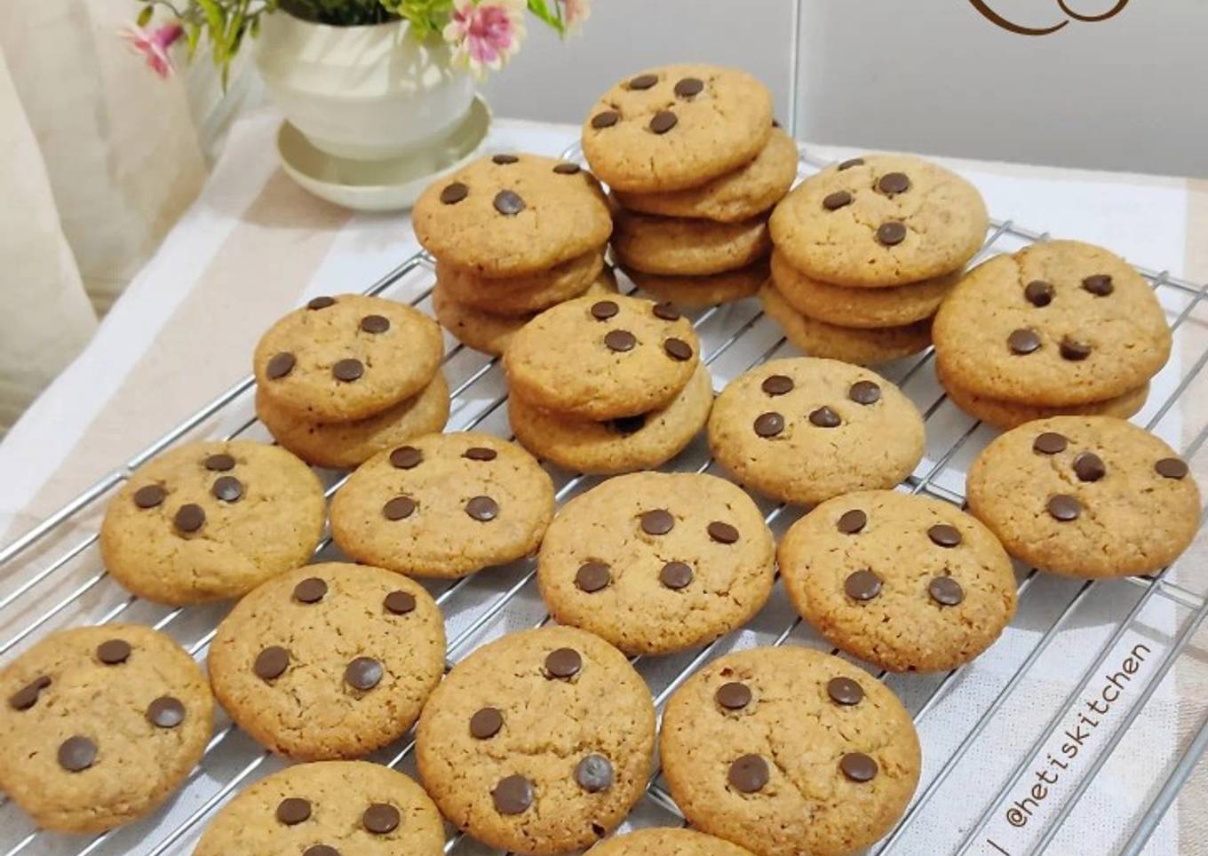 Eggless Choco Chip Cookies