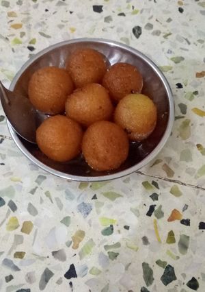 ગુલાબ જાંબુ(gulab jambu recipe in gujarati) રેસીપી મુખ્ય ફોટો