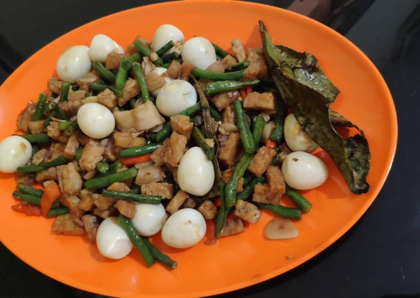 Tumis kacang panjang tempe telur puyuh