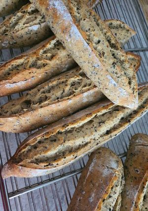 Une photo de -Baguette Tradition-