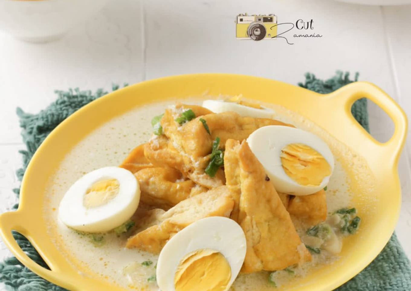 Opor tahu telur (opor putih)