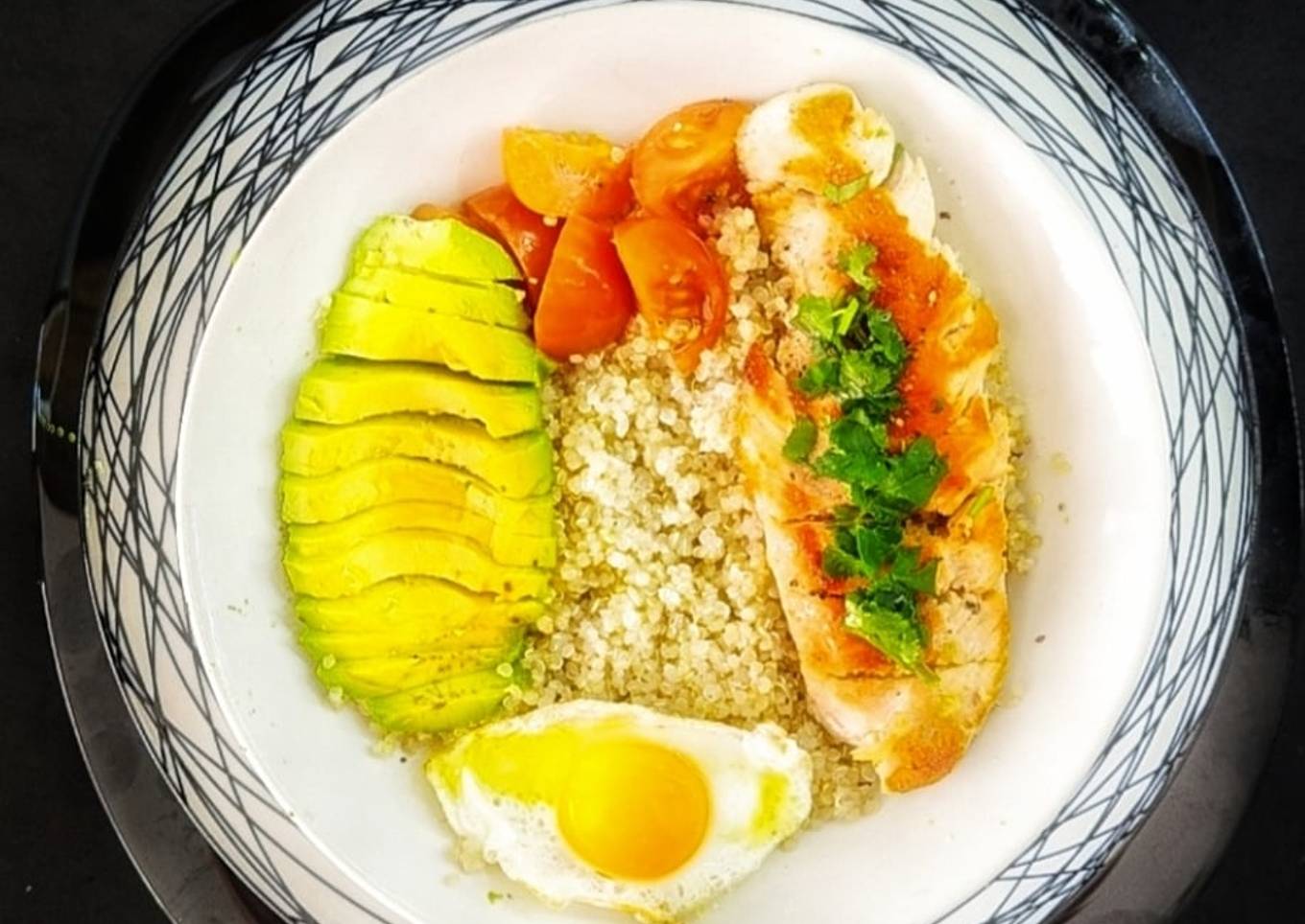 Bowl de pavo grillado con quinoa