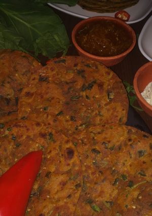 A picture of Hariyali Thepla.