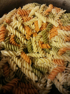 Una foto de Pasta tricolor