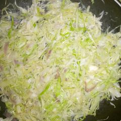 A picture of Steamed cabbage.