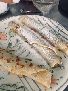 Una foto de Panqueques con dulce de leche!