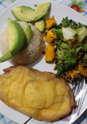 Una foto de Nopales rellenos y capeados