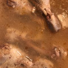 A picture of Mayogee麻油雞 (black sesame oil chicken).
