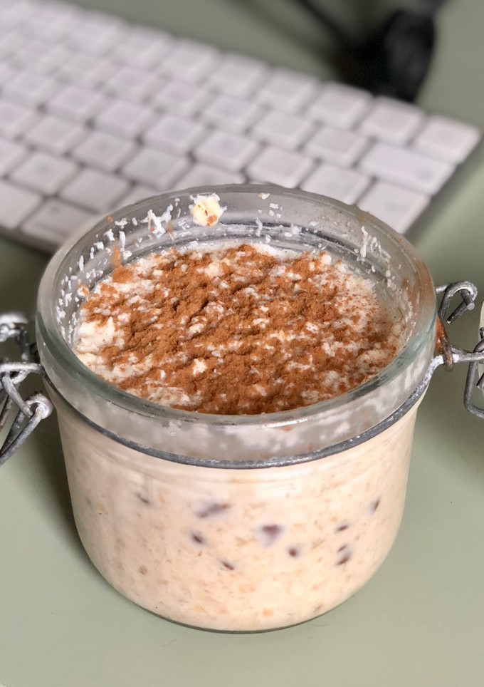 Una foto de Overnight de avena con vainilla y chocolate
