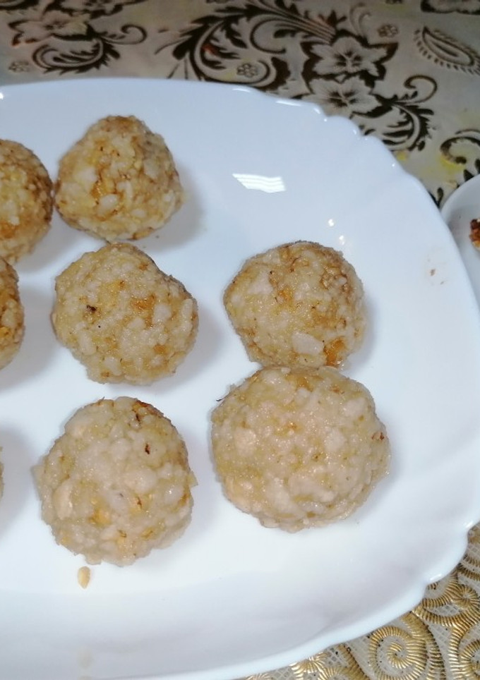 வால்நட் கொழுக்கொட்டை (Walnut kolukattai recipe in tamil) செய்முறை முக்கிய புகைப்படம்