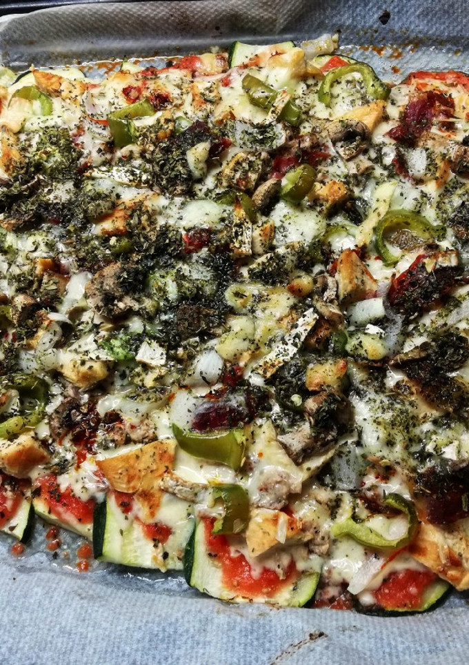 Una foto de "Pizza" con base de calabacín! 🥒