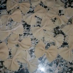 A picture of Farfalle (bow tie) pasta.