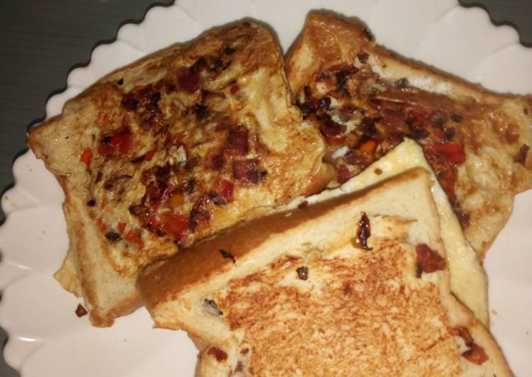 Cheesy meaty vegetables toast