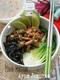MEE hitam AYAM CENDAWAN