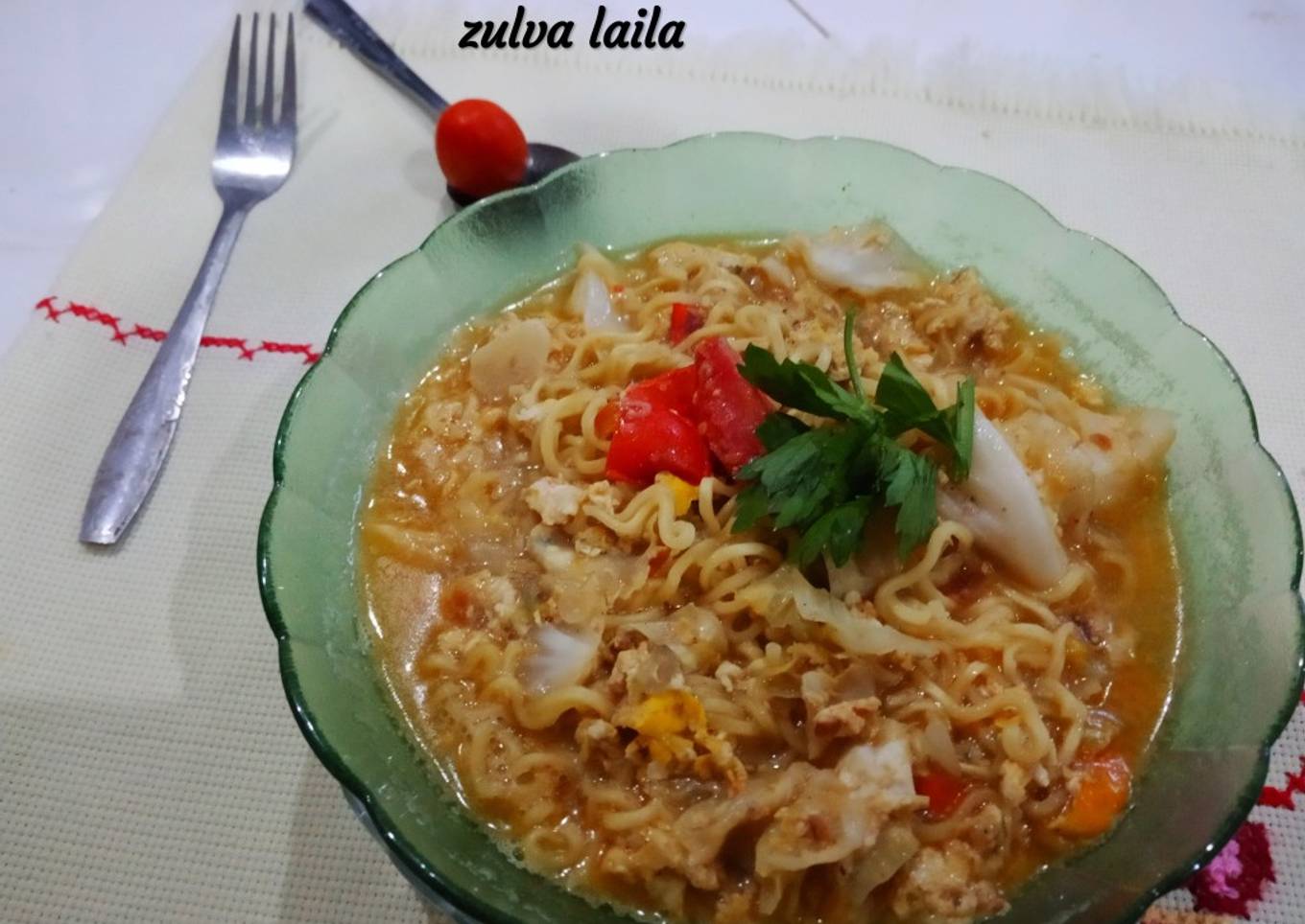 Mie instan enak