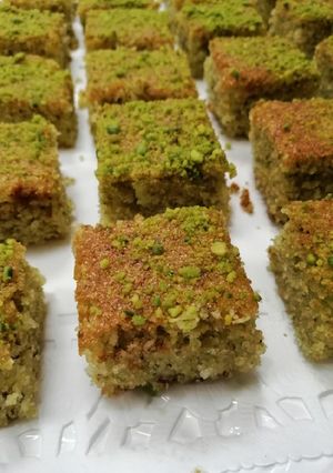 A picture of Basbusa with Pistacio Cake.