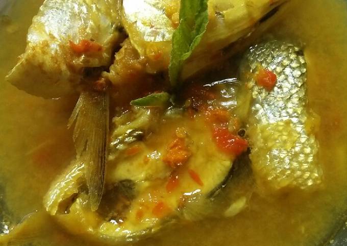 Resep Ikan bandeng bumbu kuning+tempoyak masakan khas kalbar yang Enak Banget