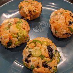 A picture of Korean style rice ball🍙.