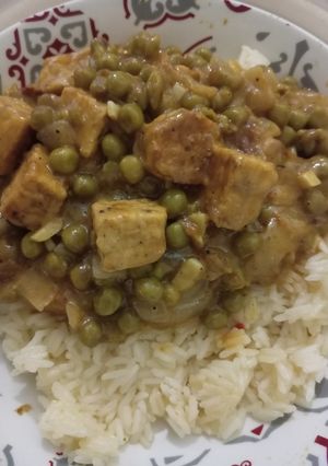 Una foto de Tempeh Tikka masala vegano