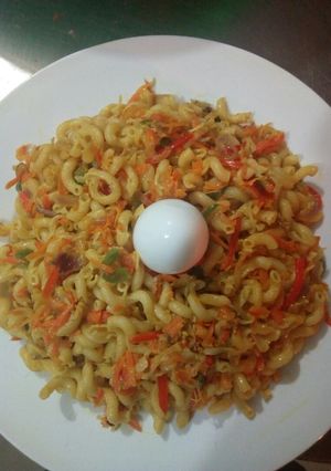 A picture of Veg curry pasta.