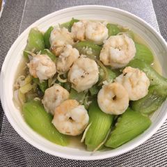 A picture of Shrimp with Patola.