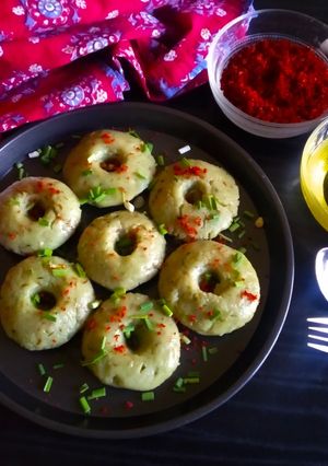 ગ્રીન ગાર્લિક ખીચું (Green Garlic Khichu recipe in gujarati) રેસીપી મુખ્ય ફોટો