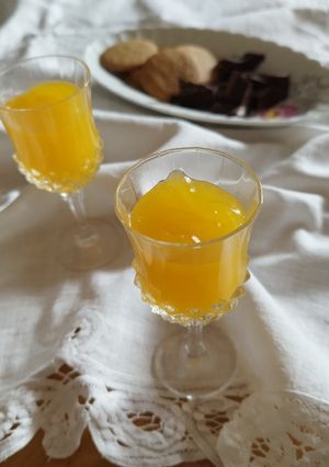 Foto di Crema all'arancia (senza latte e uova)