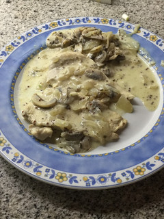 Una foto de Pechuga de pollo a la antigua con champiñones