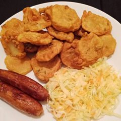 A picture of Bhajia with salad.