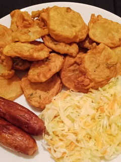 A picture of Bhajia with salad.