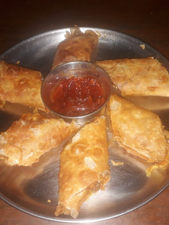 व्हेज स्प्रिंग रोल (veg spring roll recipe in marathi) रेसिपी चे मुख्य फोटो