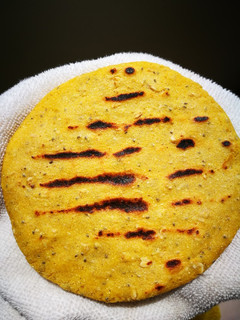 Una foto de Arepas de harina de maíz con Chía y Avena!
