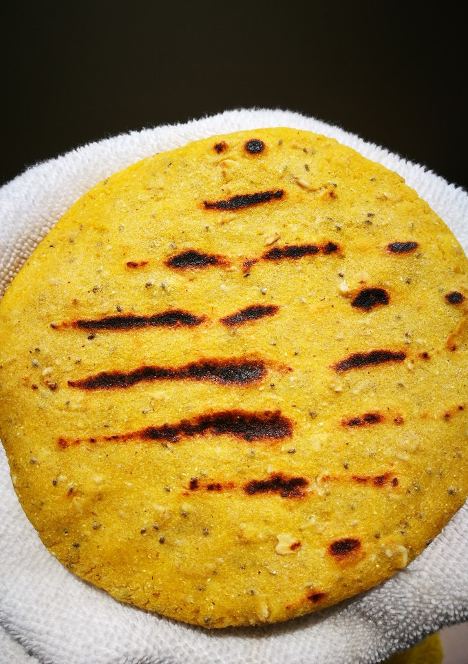 Una foto de Arepas de harina de maíz con Chía y Avena!