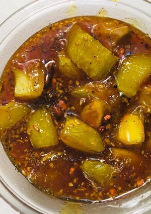 કાચી કેરીનો મેથંબો (Raw Mango Methambo Recipe In Gujarati) રેસીપી મુખ્ય ફોટો