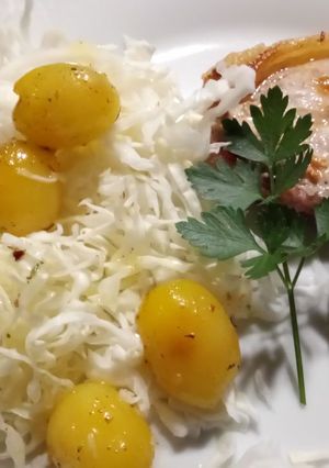 Una foto de Tomates cherrys en aceite y especias