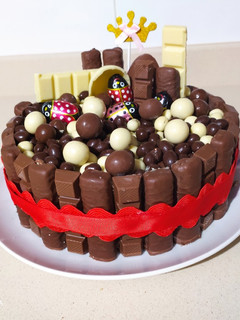 Una foto de Tarta de chocolatinas