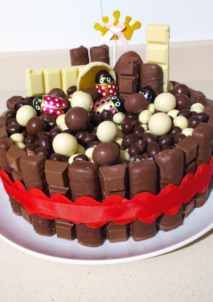 Una foto de Tarta de chocolatinas