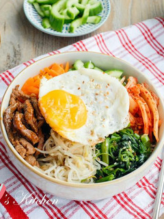 韓式拌飯 Bibimbap 的食譜成品照片