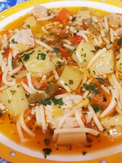 Una foto de Fideos a la jardinera