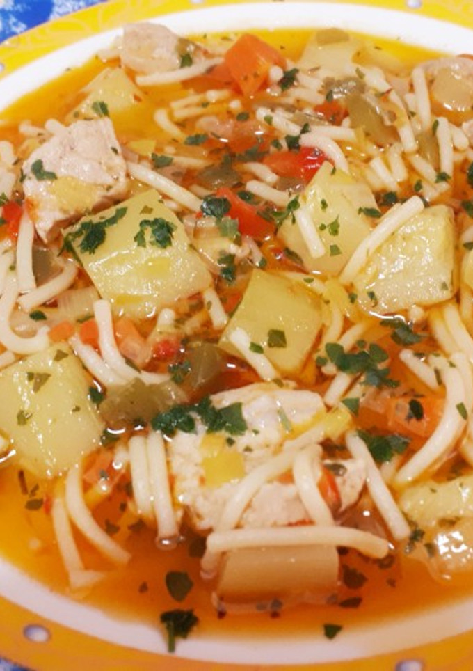 Una foto de Fideos a la jardinera