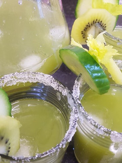 A picture of 🥝🥒Kiwi & Cucumber refresher🏜.