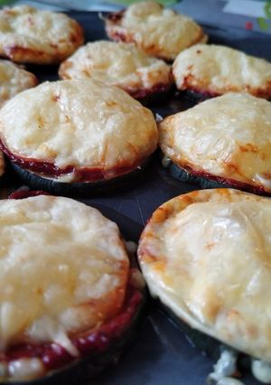 Mini cukkini pizzák recept fotója