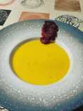 Crema de verduras con crujiente de jamón