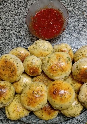 Una foto de Panes saborizados rellenos de jamón y queso