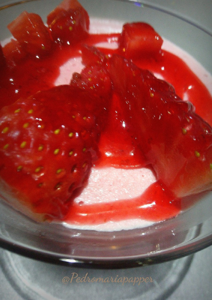 Una foto de Helado de fresas (Thermomix)