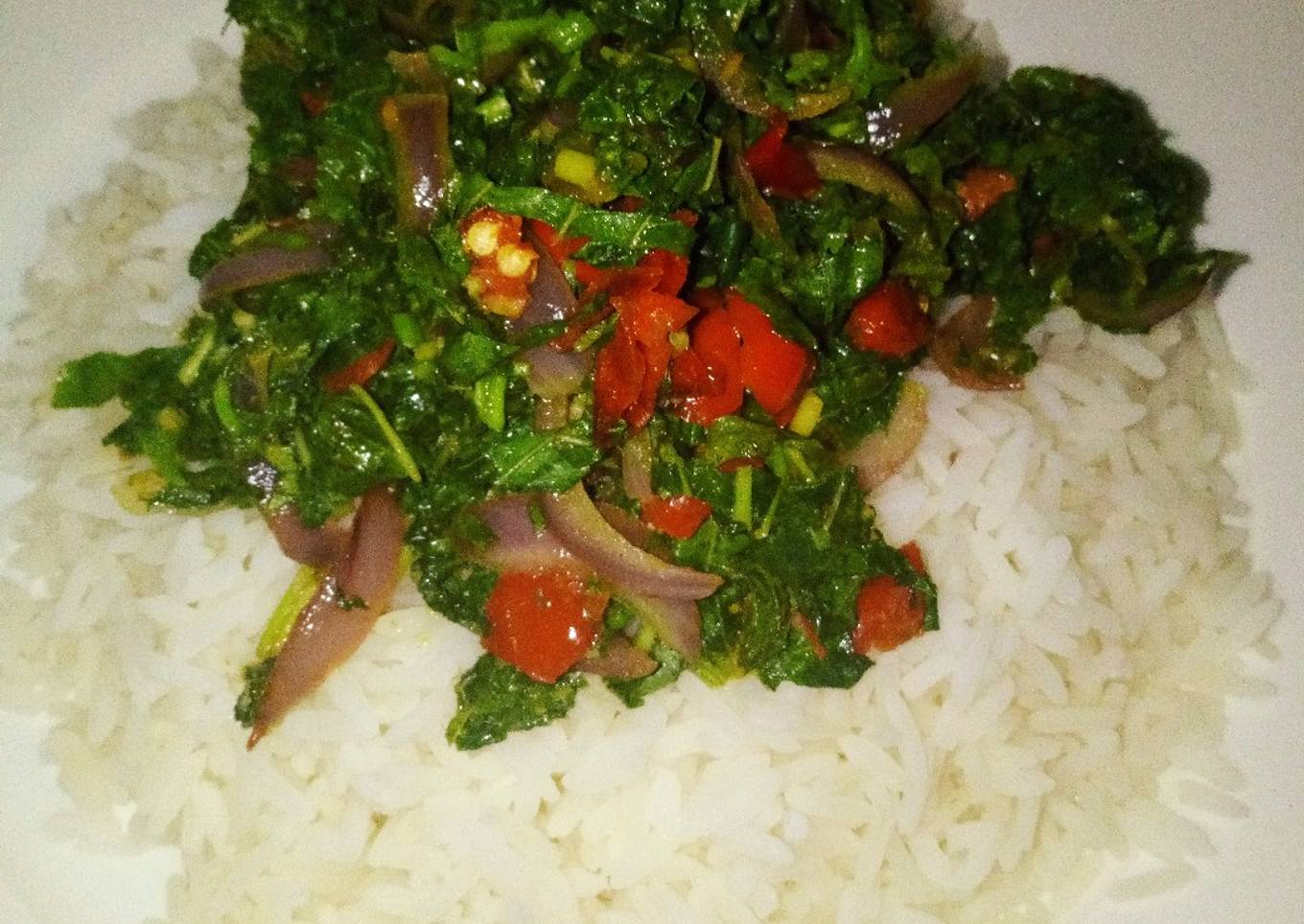 Steamed white rice with stir fried Green