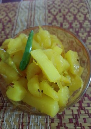 সাদা আলু ভাজা (sada aloo bhaja recipe in Bengali) রেসিপির প্রধান ছবি