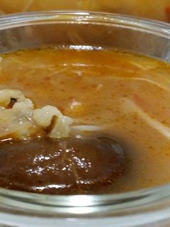 金針菇伴雞湯 的食譜成品照片